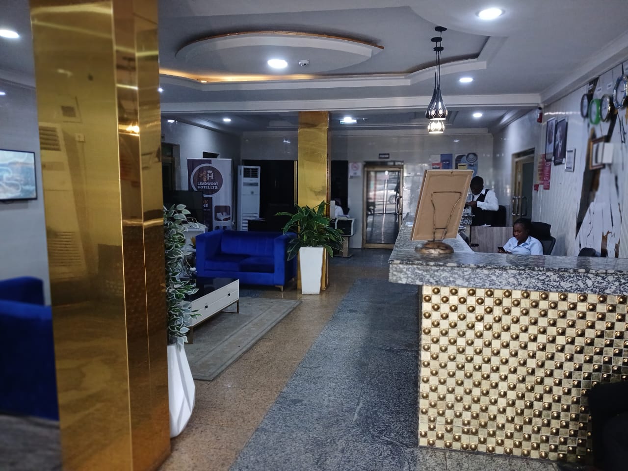 Luxury Hotel 1